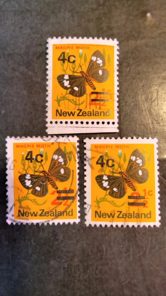 New Zealand 2 1/2¢/4¢ Overprint Sc. 480 Narrow & Thick Lines Used Lot VF - Image 1 of 2