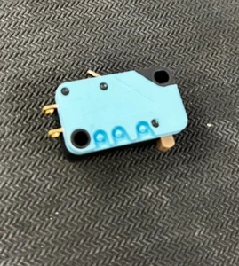 Corghi Tire Changer Part #900439696 Microswitch EF83161.3 Short Spade - Bild 1 von 2