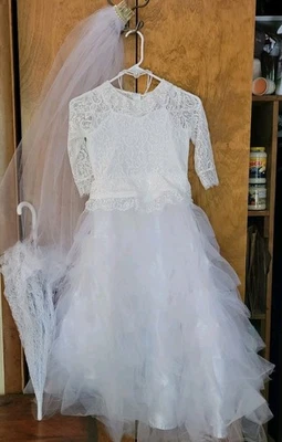 Vestido Disfraz de Boda Persiguiendo Luciérnagas Niñas Talla 8 con Sombrilla Collar y Velo  Foto 1 de 4
