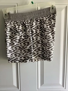BCG Academy Women’s Large Gray Geometric Print Shorts. - Imagen 1 de 5