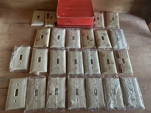 Sierra Single Toggle Switch Cover Wall Plate Lot 24 Ivory Ribbed Vtg Plastic NOS - Picture 1 of 24
