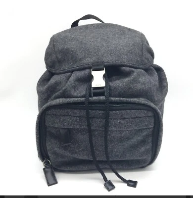 Autêntica mochila de couro de lã PRADA cinza  - Imagem 1 de 4