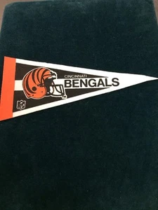 VINTAGE NFL 9" FELT PENNANT FLAG CINCINNATI BENGALS - Picture 1 of 3