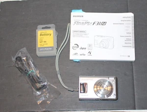 Fujifilm FinePix F31 fd 6.3MP Digital Camera - Silver NO Charger - Picture 1 of 7