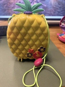 Polly Pocket Tropicool Pineapple tragbare Geldbörse kompakt mit Figuren - Bild 1 von 6