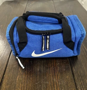 Nike Borsa Stile Mini Duffle Isolata Lunch Box Pulita Usato Poco Condizione - Foto 1 di 15