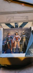 DC Comics Trinity War 3er Pack Batman, Wonder Woman, Superman - Bild 1 von 5