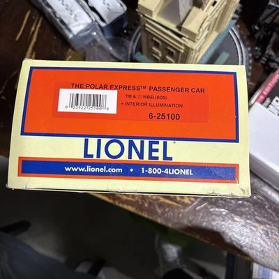 LIONEL 6-25100 O GAUGE POLAR EXPRESS ILLUMINATED PASSENGER 汽车带盒 - 无 — 第 1/4 张图片