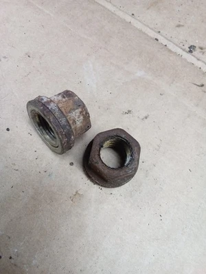 03-06 Tuercas de montaje de motor Lexus GS300 2JZVTI 2jz Sc300 Is300 Foto 1 de 3