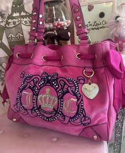 RARE VINTAGE JUICY COUTURE HOT PINK VELOUR OG CREST DOUBLE BOW DAYDREAMER BAG - Picture 1 of 23