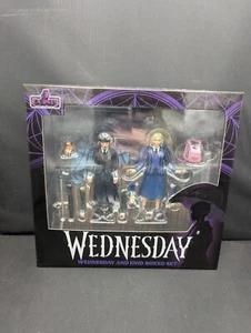Wednesday and Enid Boxed Set Addams Family 5 points action figures - Picture 1 of 3