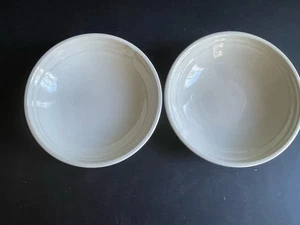 Juego de 2 cuencos de bayas de postre Johnson Brothers England Focus blancos redondos de 5” - Imagen 1 de 5