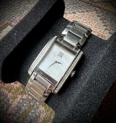 Reloj para mujer ESQ by MOVADO plateado bisel diamante esfera madreperla E5428” Foto 1 de 4