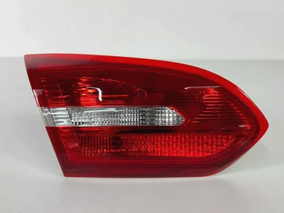 Luz trasera halógena interior del lado izquierdo del conductor Ford Focus 2015-2018 Foto 1 de 4
