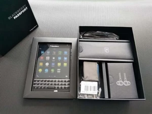 Sealed - BlackBerry Passport Q30 32GB 13MP QWERTY Keyboard Cellphone SQW100-1 - Afbeelding 1 van 13
