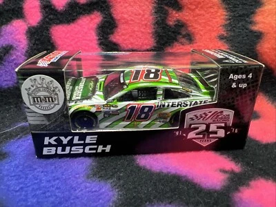 Kyle Busch #18 Interstate Batteries 2016 Camry 1:64 diecast Foto 1 de 3