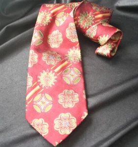 Vintage BYBLOS Jacquard Medallions Jacquard Red Silk Tie - Picture 1 of 3