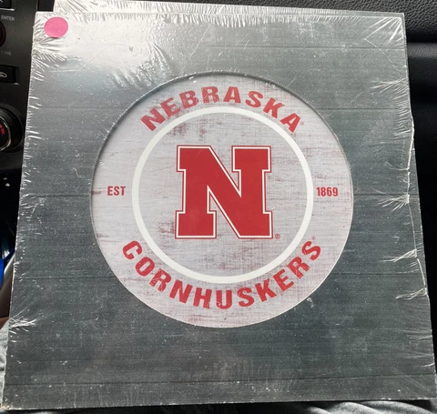 Nebraska Cornhuskers plaque wall or shelf nwt   Wood 🔥👀👍 Cover