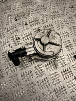 Bomba de vacío Volvo S40, V40 2001 diésel 85 kW 72117222C DRA28552 Foto 1 de 3