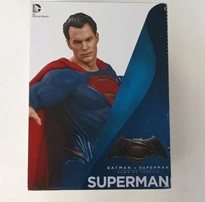 DC Collectibles- Superman Statue From Batman vs Superman Dawn of Justice - Picture 1 of 6