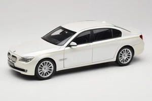 08783BRW BMW 7 Series F02 760Li Brilliant White Kyosho 1:18 - Foto 1 di 8