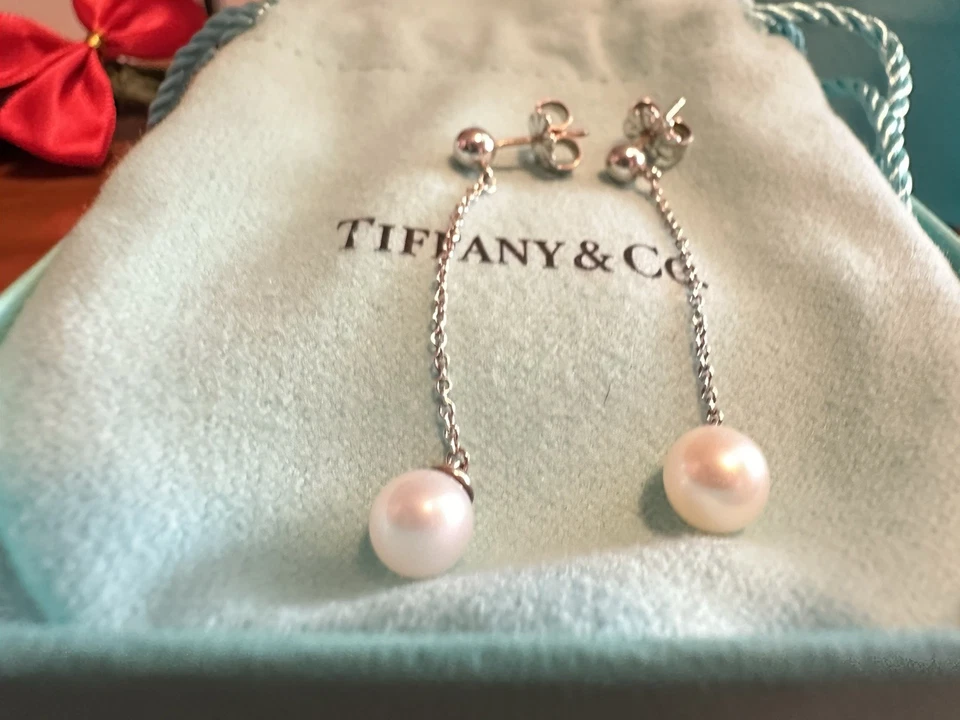 Pendientes colgantes de perlas de plata de 1,8 g de la colección Tiffany & Co. Ziegfeld Foto 1 de 3