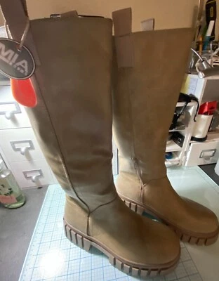 Botas hasta la rodilla MIA tostadas talla 10 pequeñas plataforma tacón plantilla contorneada sin caja nuevas con etiquetas Foto 1 de 4
