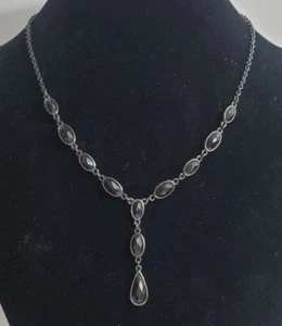 Krone Trifari Halskette schwarzfarben Metall schwarz Wasserhahn Glastropfen signiert Glitzer - Bild 1 von 9