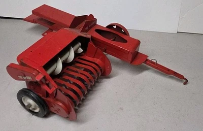 Vintage Carter Tru Scale Farm Hay Baler Toy 1/16 Scale Red Pressed Steel - Image 1 of 4