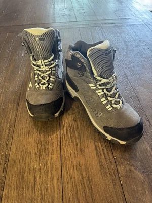 Hi-Tec Logan средний водонепроницаемый туристические ботинки женский размер 7 - Изображение 1 из 4