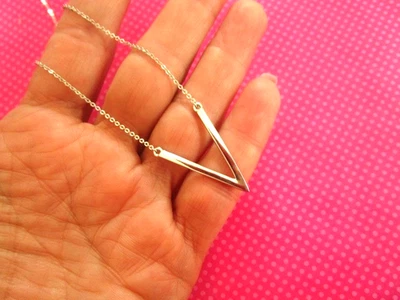V point sterling silver necklace - Image 1 of 2