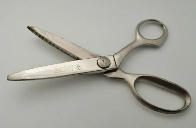 Vintage 60´s "Mundial" Tailor's Dressmaker Steel Scissors 85mm Serrated Blades  - Image 1 of 4