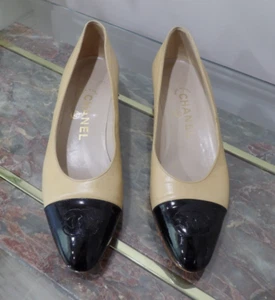 Vintage Chanel Beige & Black Patent Cap Toe CC Low Heel Pumps 37.5 A Narrow - Picture 1 of 8