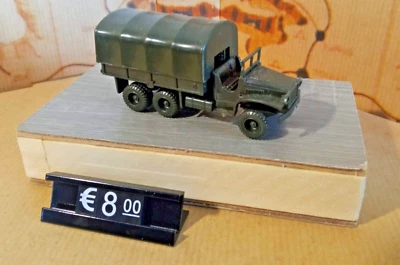 115Z Autocarro chiuso 2 ton e mezza 6 x 6 GMC - Immagine 1 di 2