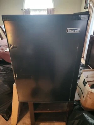 USED Magic Chef MCBR240B 2.4 Cubic Feet Refrigerator, Black - Image 1 of 4