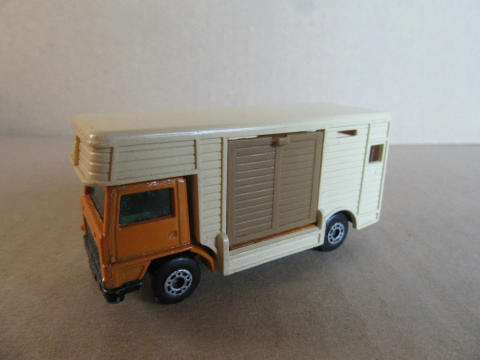 176B Vintage 1977 Matchbox Superfast 40 Inglaterra Horse Box Bedford Lesney - Imagen 1 de 4