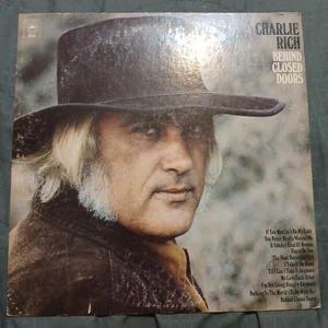Charlie Rich ⭐ Behind Closed Doors (1973) KE 32247 Vinyl LP 🎶 G+ VG - Picture 1 of 11