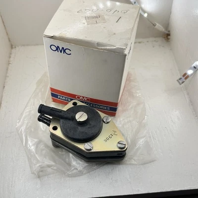 NOS GENUINE OMC 398867 Fuel Pump Evinrude 0398867  FACTORY NEW OLD STOCK - Image 1 of 4