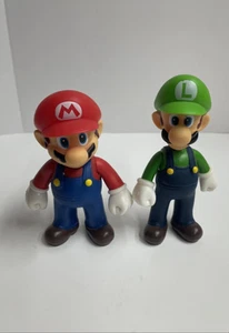 Nintendo SUPER MARIO BROS Mario & Luigi Vinyl Figures 5 inch NEW! - Picture 1 of 4