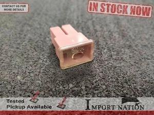 USED OEM FUSE - RELAY - MODULE JDM TOYOTA 30A 30 AMP PINK - Picture 1 of 4