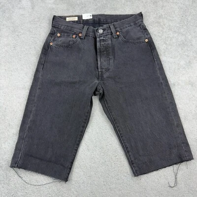 Shorts jeans Levi's 501 original tamanho 30 cinza carvão - Imagem 1 de 4