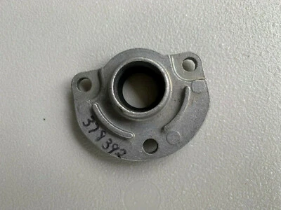 JOHNSON EVINRUDE 378392 0378392 IMPELLER HOUSING PLATE & 308073 SEAL V4 60's  - Image 1 of 2