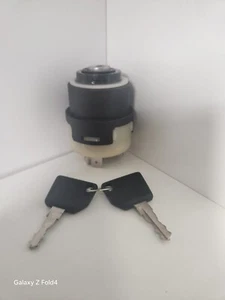 ZÜNDSCHALTER JCB 2CX 3CX 4CX 701/80184 + 2 SCHLÜSSEL 9-POLIG / 4 POS - Picture 1 of 3