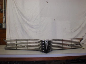 1962 PONTIAC CATALINA BONNEVILLE VENTURA GRILLS AND CENTER NOSE - Picture 1 of 8