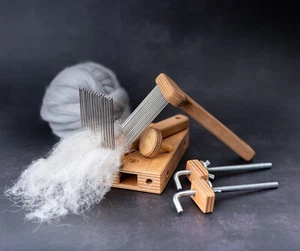 Wool combs - a pair of 2-row combs with clamp holder. - Picture 1 of 7