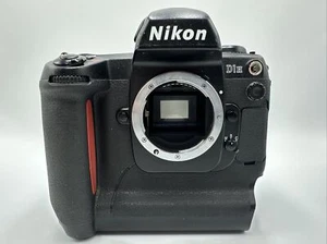 Nikon D1H 2.66MP Digital SLR Camera Body *PARTS/REPAIR* AS IS 5209697 - Picture 1 of 14