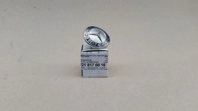 MERCEDES W211 W221 FRONT GRILLE BADGE EMBLEM GENUINE E320 E350 E550 S550 S600 - Image 1 of 4