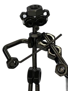 Organizador de escritorio con soporte para lápiz silbato figuras de metal reciclado violinista - Imagen 1 de 8