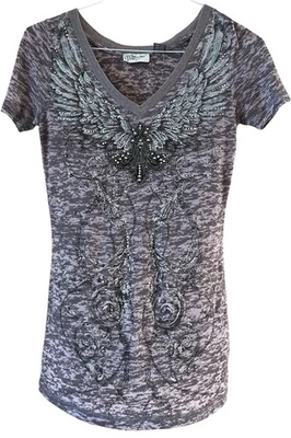 Camiseta mediana para mujer Miss Me adornada cuello en V BLING rosa/gris alas Foto 1 de 4
