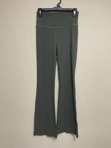 Pantalones acampanados Lululemon verde militar tiro súper alto para mujer ranura Nulu talla M - Imagen 1 de 4